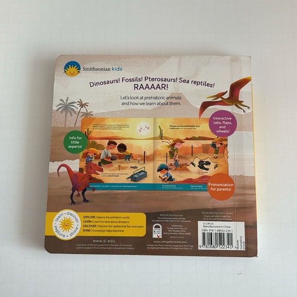 Smithsonian kids Digging for Dinosaurs book Interactive tabs, flaps and wheels. - Picture 3 of 6